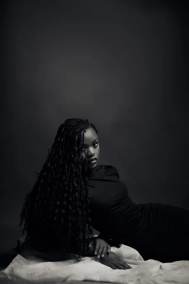Emmy One - portrait officiel 03